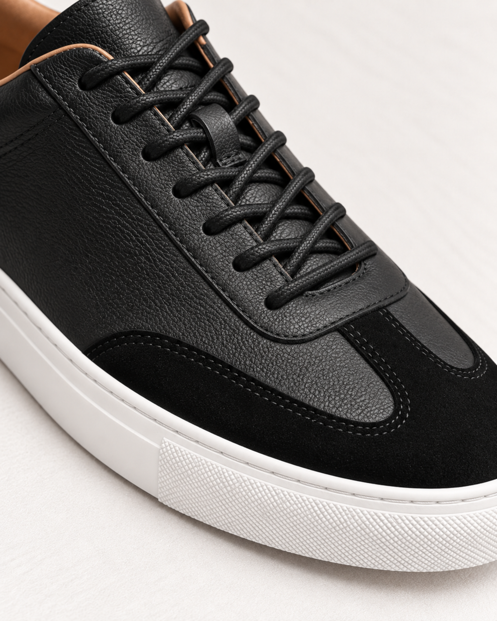 AMORA WALK TRAINER - BLACK