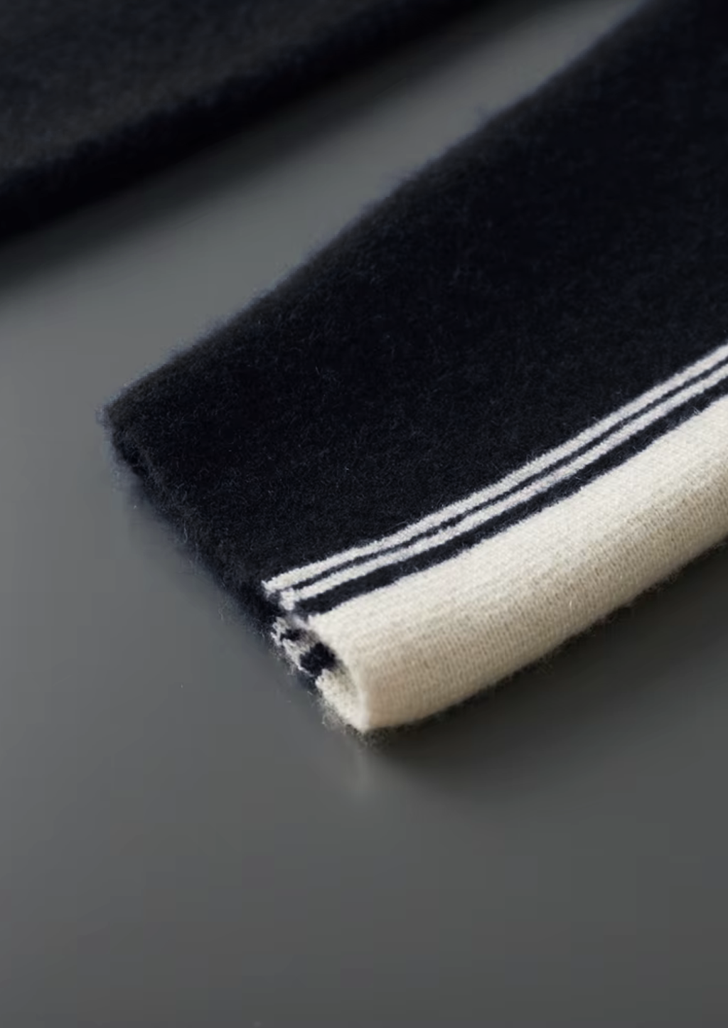 PURE EXTRA-FINE MERINO WOOL BLACK DAMIEN SET