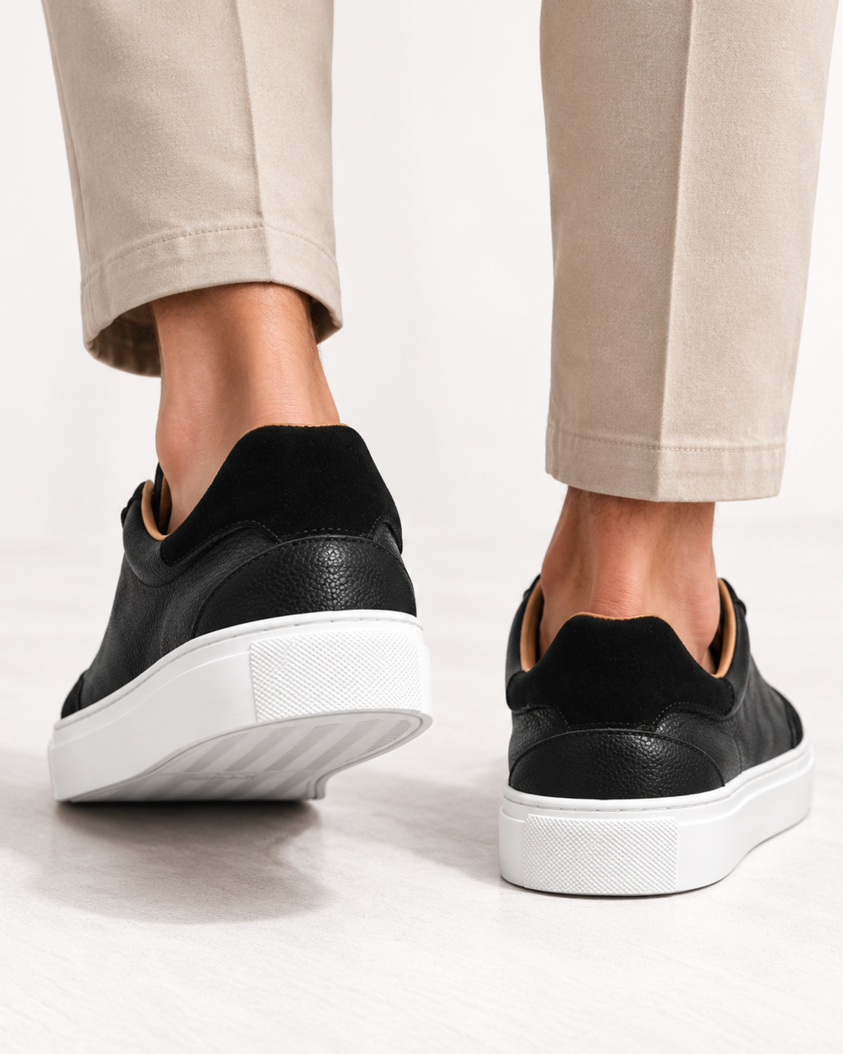 AMORA WALK TRAINER - BLACK
